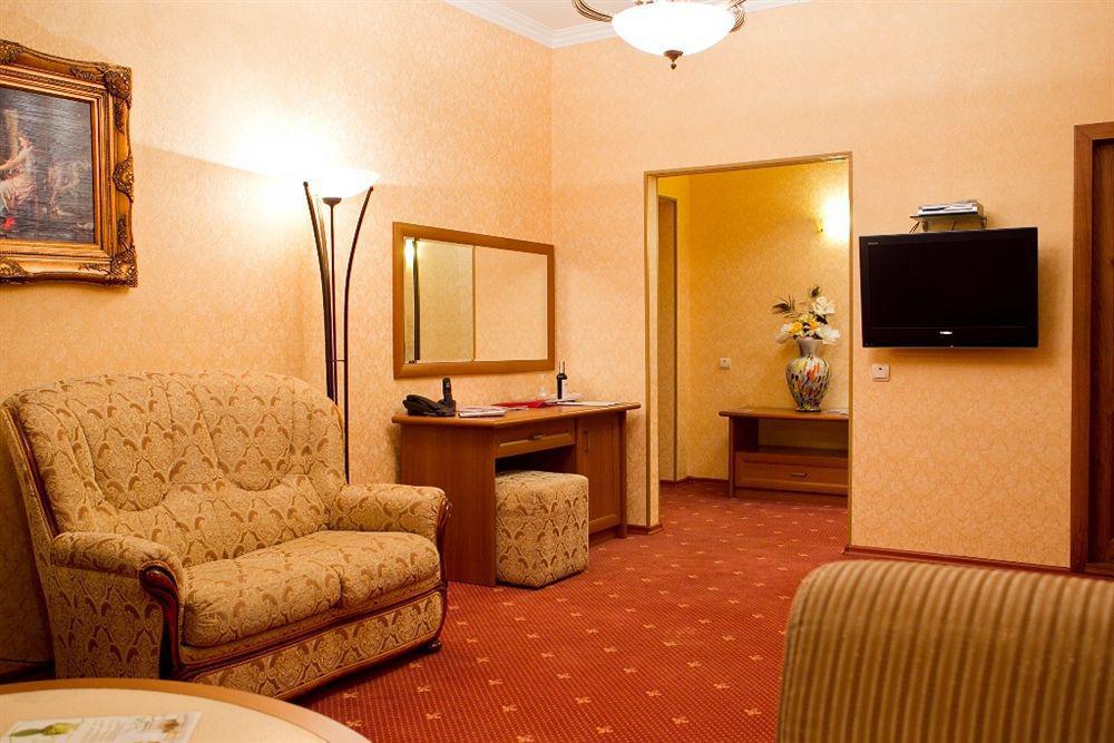 Diplomat Club Hotel キシナウ 部屋 写真